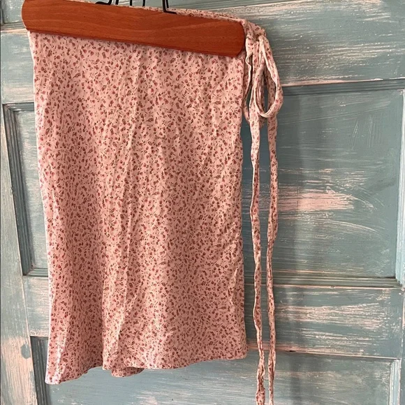 Brandy Melville Floral Wrap Skirt. EUC - Picture 5 of 5